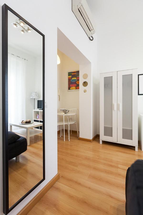 Peral Home Cozy Apartment Sevilla Buitenkant foto